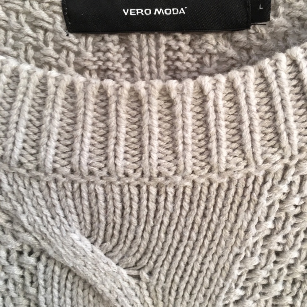 ❗️SOLD ❗️EURO Vero Moda Cable Knit Sweater - Picture 3 of 7